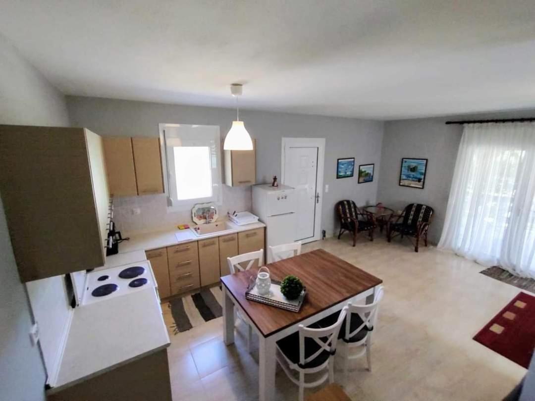 Kerasies Home Karianí Екстериор снимка