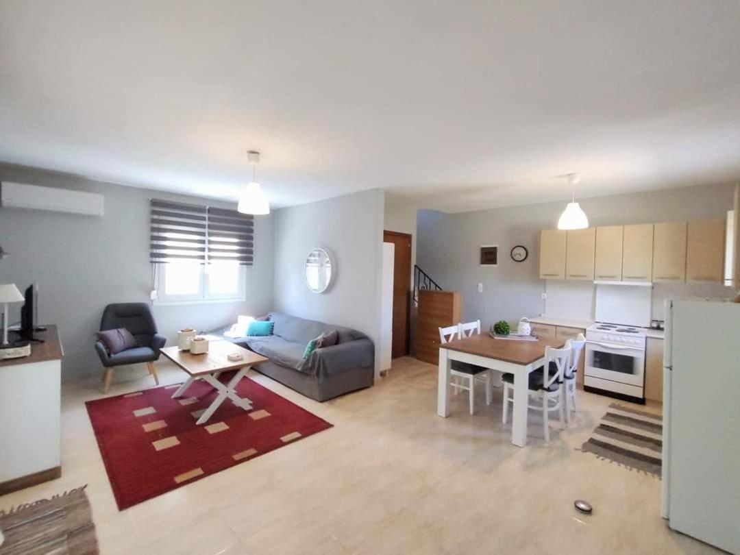 Kerasies Home Karianí Екстериор снимка