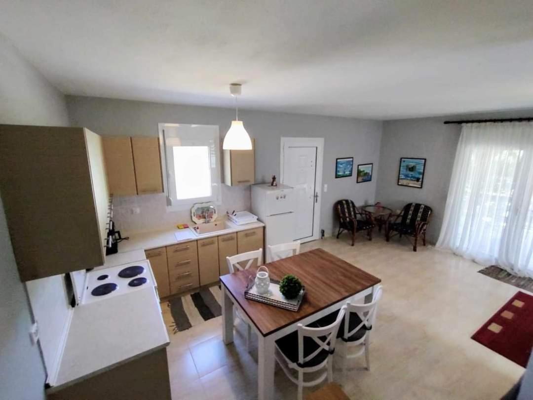 Kerasies Home Karianí Екстериор снимка